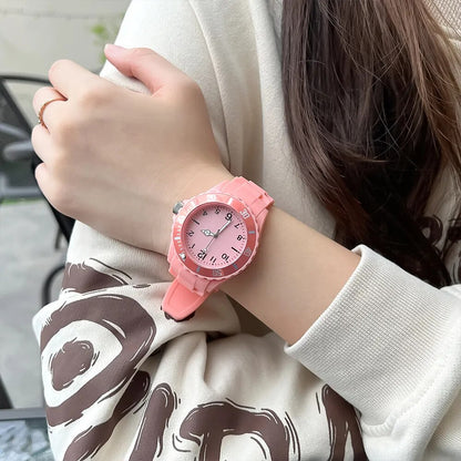 Fashion Casual Watches Silicone Lady Quartz Watch Student Female Classic Vintage Clock Electronic Student Couple WristWatches